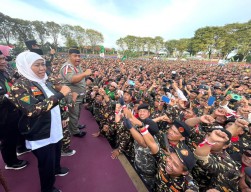 Pesan Khofifah untuk Ansor dan Banser: Jaga Kekuatan Pikir dan Zikir