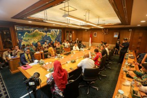 Jelang Pembangunan Taman Bahari Mojopahit, Ning Ita Audiensi Bersama Menparekraf