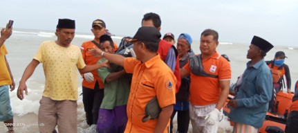 Terpeleset saat Tolong Teman Jatuh, Nelayan Sampang Ditemukan Tak Bernyawa