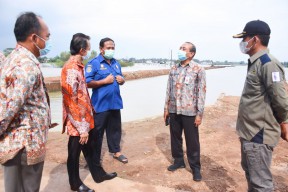 Proyek Tanggul Pengendalian Banjir di Mojokerto Bakal Dilanjutkan
