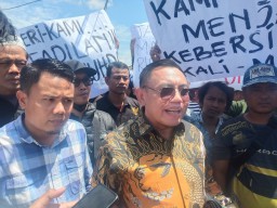 Komisi B Sidak Pasar Sepanjang, Pedagang dan Pemotong Unggas Berjanji Begini