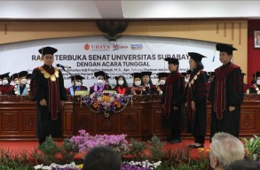 Mengenal Tiga Guru Besar Baru Ubaya dan Orasi Ilmiahnya