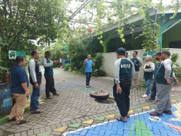 Warga Surabaya Kunjungi Kampung Edukasi Sampah di Sidoarjo, Belajar Ini Sih!