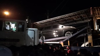 Aksi Heroik Penjaga Perlintasan KA Cegah Tabrakan Sancaka dan Trailer