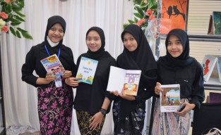 Keren! Mahasiswa PGSD Unusa Bikin Komik, Mau Tahu Tujuannya?