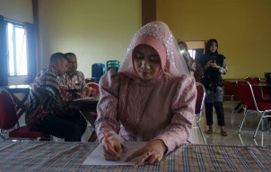 Pengantin Wanita di Mojokerto Tinggalkan Resepsi Demi Ikut Tes Wawancara PPS
