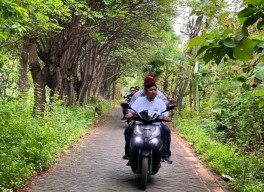 Janji Bupati Sumenep, Kopi di Tepi Sawah, Rambut Keren Punggawa Persik