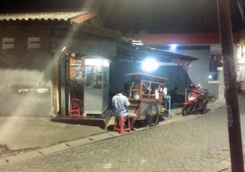 Pemuda di Surabaya Bobol Warung saat Azan Subuh Berkumandang, Endingnya Kuwalat