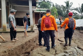 139 Warga Terdampak Tanah Retak di Ponorogo Diungsikan, Lansia hingga Difabel
