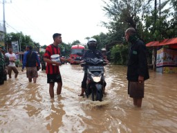 Sungai Sekayu Meluap, Satlantas Polres Ponorogo Rekayasa Lalu Lintas