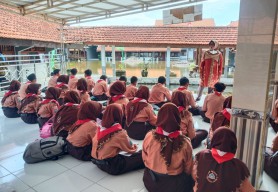 Banjir di Sidoarjo Tak Kunjung Surut, Puluhan Pelajar Mulai Terjangkit Penyakit