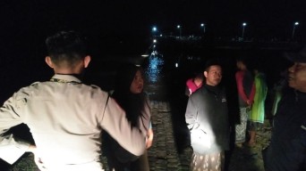 Pengendara Motor Jatuh dan Tenggelam di Sungai Konto Kediri