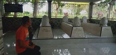 3 Makam Tabib Majapahit di Jombang: Pengunjung Disambut "Pasukan Berkuda"
