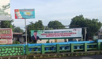 Spanduk Ketua KPK Firli Bahuri Terpasang di Sidoarjo, Mau Jadi Capres?