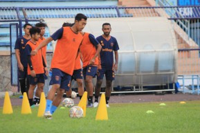 Cerita Sedih A'am, Pemain Muda Persela Lamongan Usai Liga 2 Dihentikan