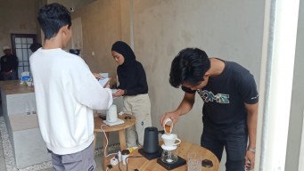 Saat Milenial di Lamongan Adu Kreatif dalam Meracik Kopi