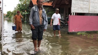 Banjir di Lamongan Rendam Ratusan Rumah dan Tambak, Kerugian Ditaksir Rp2,25 M