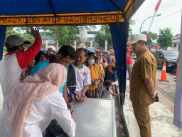 Operasi Pasar Beras Murah di Kota Pasuruan Diserbu Warga