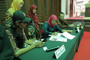 KPU Lakukan Coklit di Kediaman Gubernur Khofifah