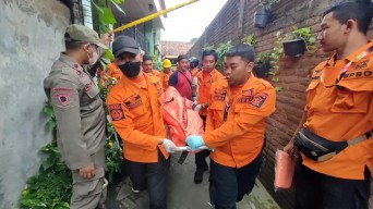 Dua Wanita Lansia di Surabaya Ditemukan Meninggal dalam Rumah Bekas Terbakar