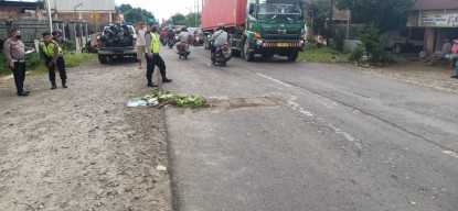 Gagal Nyalip Truk, Emak-emak di Mojokerto Tewas Tertabrak Motor