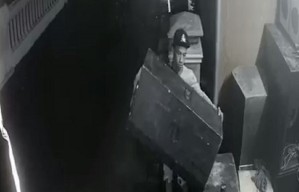 Pencurian Soundsystem Terekam CCTV di Jombang, Ini Tampang Pelakunya