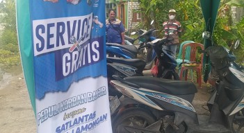 Polres Lamongan Dirikan Bengkel dan Pengobatan Gratis di Desa Terdampak Banjir