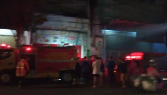 Toko Cat di Gresik Terbakar, Pemilik dan Balita Luka-luka