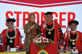 Untag Surabaya Wisuda 1.044 Mahasiswa, Pesan Rektor Menyentuh