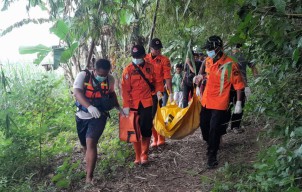 Mayat Wanita Berdaster Pink Ditemukan di Sungai Bengawan Solo Bojonegoro