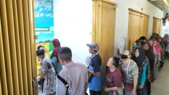 Kendalikan Harga Beras, Bulog Ponorogo Gelar Operasi Pasar