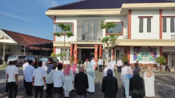 Semarak Peringatan 1 Abad NU, Pelajar hingga ASN Berbusana Serba Putih