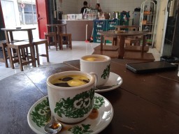 4 Rekomendasi Tempat Ngopi Tematik di Sidoarjo, Bisa Sambil Salurkan Hobi Lho