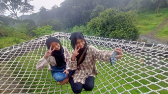 Tempat Nongkrong Asik di Lereng Gunung Welirang, Intip Keseruannya