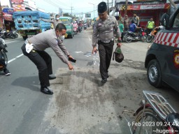 Dibonceng Nenek, Bocah 8 Tahun Tewas Ditabrak Truk di Jombang