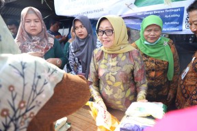 Bupati Jombang Turun Tangan, Stabilkan Harga Pangan dengan Pasar Murah