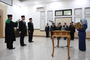 Bupati Jombang Hj Mundjidah Lantik Dua Kepala OPD