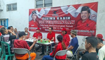 Obrolan Hangat Kader PDIP Surabaya dan Warga saat Blusukan di Kampung Soekarno