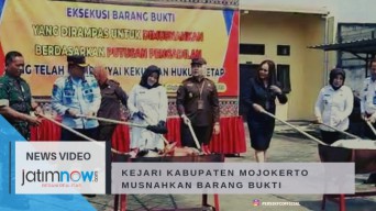 Kejari Kabupaten Mojokerto Musnahkan Barang Bukti