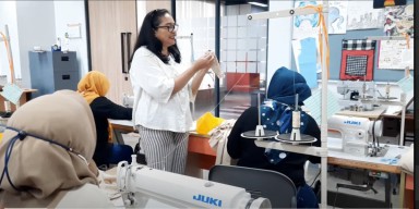 Dosen Universitas Ciputra Bangkitkan Emak-emak Surabaya, Ciptakan Hijab Fashionable