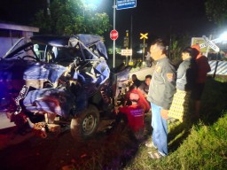 Pikap Ditabrak Kereta Api di Kediri, Ini Kronologis dan Kondisi Korban