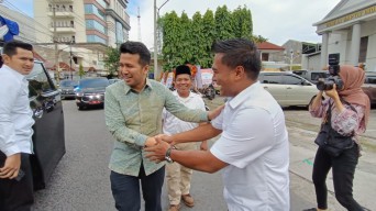 Kagumi Almarhum Uglu, Wagub Emil Ungkap Kedekatan dengan jatimnow.com
