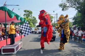 Meriahnya Pawai Produk Mebel Kota Pasuruan