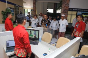 Terkesan dengan Pelayanan di Kemenkumham Jatim, Kanwil Bali Siap Duplikasi