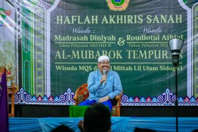 Momen Sadad Blusukan ke Madrasah Diniyah di Pasuruan Beri Motivasi Santri