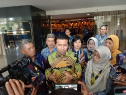 Larangan Impor Pakaian Bekas, Wagub Jatim Emil Dardak Siap Audiensi dengan Penjual