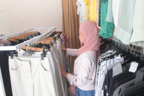 Penjual Preloved di Banyuwangi Terancam Bangkrut, Imbas Larangan Impor Pakaian Bekas