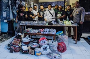 Kakek di Pasuruan Diringkus, Polisi Amankan Belasan Kilogram Bahan Peledak dan Puluhan Ribu Mercon