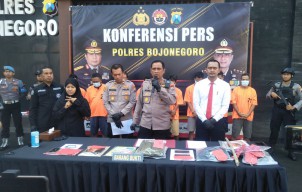 Komplotan Pembobol Uang Tabungan Bermodus Ganjal ATM di Bojonegoro Dibongkar