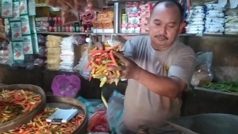 Harga Cabai Rawit di Pasar Jombang Melejit, Konsumen Beralih Beli Mentah
